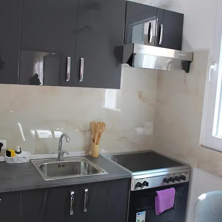 Orange Grove Retreat * 티라나