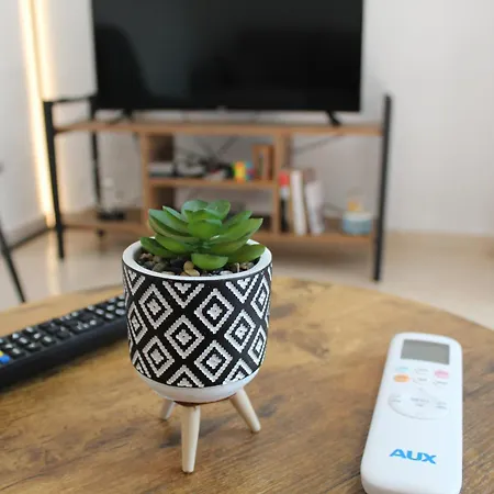 Orange Grove Retreat Lägenhet Tirana