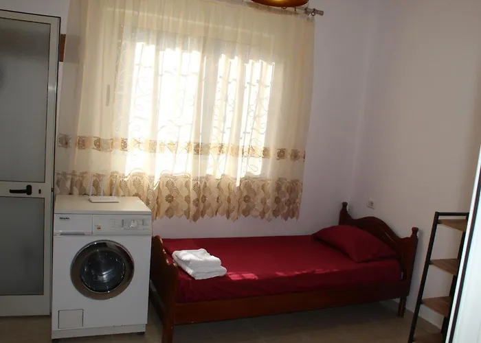 Orange Grove Retreat *