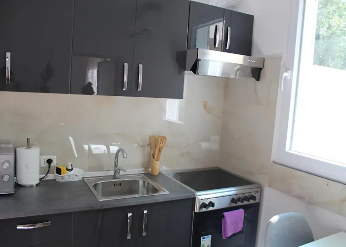 Orange Grove Retreat * Tirana