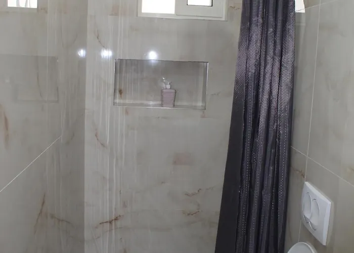 Orange Grove Retreat *